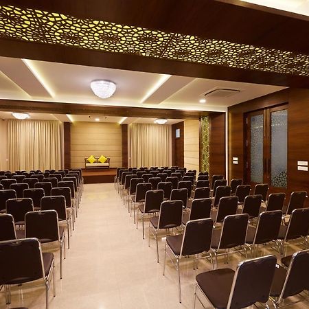Hotel Kamar Residences And Banquets Chennai Luaran gambar